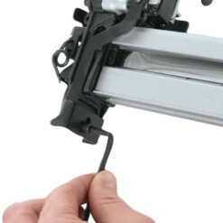 Agrafeuse Sans Fil 18V à Couronne 8.3 Bar (16 Ga) - MAKITA AT2550A -Meilleur Outillage Magasin agrafeuse sans fil 18v a couronne makita at2550a 3