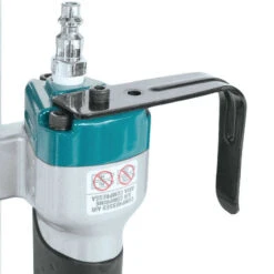 Agrafeuse Sans Fil 18V à Couronne 8.3 Bar (16 Ga) - MAKITA AT2550A -Meilleur Outillage Magasin agrafeuse sans fil 18v a couronne makita at2550a 4