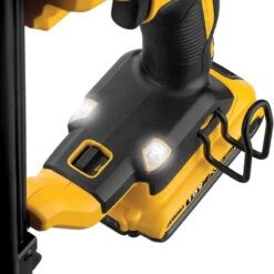 Cloueur De Finition 18V XR (2x2,0 Ah) 18 GA - DEWALT DCN680D2 -Meilleur Outillage Magasin cloueur de finition sans fil 18v dewalt dcn680d2 4