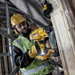 Cloueur De Finition 18V XR (2x2,0 Ah) 18 GA - DEWALT DCN680D2 -Meilleur Outillage Magasin cloueur de finition sans fil 18v dewalt dcn680d2 5