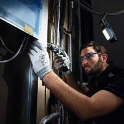 Lampe De Chantier 12V (Produit Seul) GLI 12V-330 - BOSCH 06014A0000 -Meilleur Outillage Magasin lampe de chantier 12v gli 12v 330 bosch 06014a0000 4