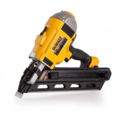 Pack Charpentier De Deux Cloueurs 18V XR Li-Ion Brushless (2x5,0 Ah) Dans Un Sac - DEWALT DCK2046P2 -Meilleur Outillage Magasin pack charpentier deux cloueurs 18v xr li ion brushless dewalt dck2046p2 2