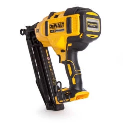 Pack Charpentier De Deux Cloueurs 18V XR Li-Ion Brushless (2x5,0 Ah) Dans Un Sac - DEWALT DCK2046P2 -Meilleur Outillage Magasin pack charpentier deux cloueurs 18v xr li ion brushless dewalt dck2046p2 3