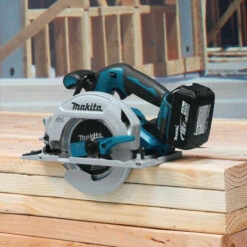 Scie Circulaire 18V LXT Ø165 Mm (2x4,0 Ah) En MAKPAC - MAKITA DHS680RMJ -Meilleur Outillage Magasin scie circulaire makita dhs680rmj 6