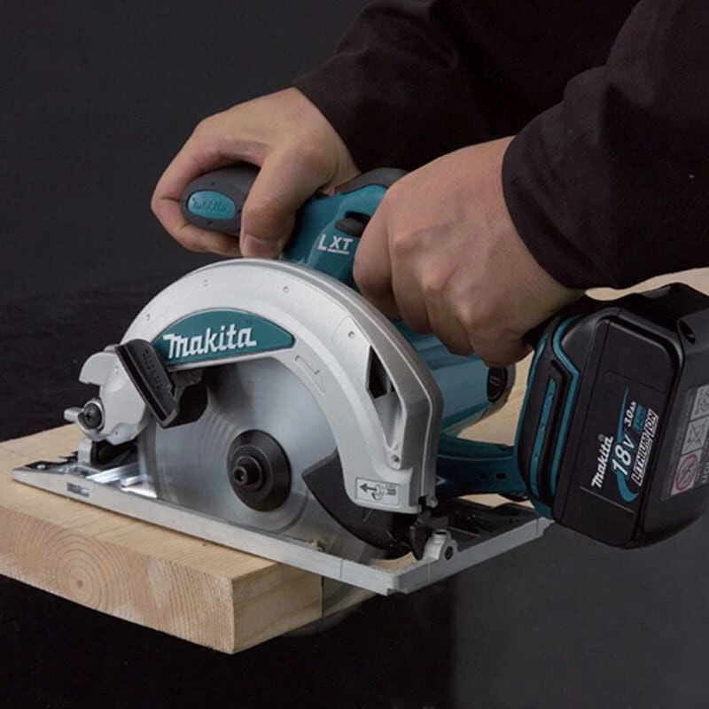 Scie Circulaire 18V LXT Ø165 Mm (2x5,0 Ah) En MAKPAC - MAKITA DHS680RTJ 6 Scie Circulaire 18V LXT Ø165 Mm (2x5,0 Ah) En MAKPAC - MAKITA DHS680RTJ – Image 6