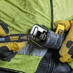 Scie Sabre 18V Li-ion XR (Produit Seul) - DEWALT DCS380N-XJ -Meilleur Outillage Magasin scie sabre dewalt dcs380n xj 3