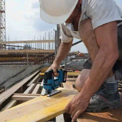 Scie Sauteuse 18V (Produit Seul) En Coffret GST 18 V-LI B - BOSCH 06015A6101 -Meilleur Outillage Magasin scie sauteuse bosch gst18v lib 3