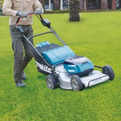 Tondeuse Auto-tractée 36V LXT (4x5,0 Ah) Largeur De Coupe 53 Cm - MAKITA DLM533PT4 -Meilleur Outillage Magasin tondeuse auto tractee 36v lxt largeur de coupe de 53 cm makita dlm533pt4 11